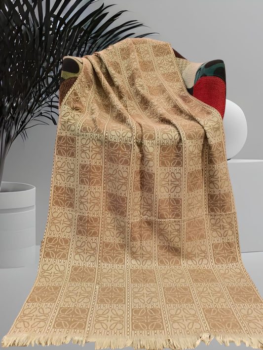 Beige Wool Stoler